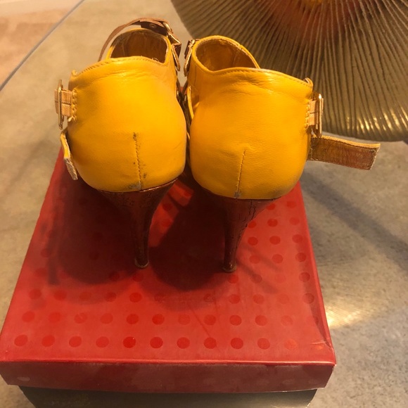 Shoes - Picture 2 of 3